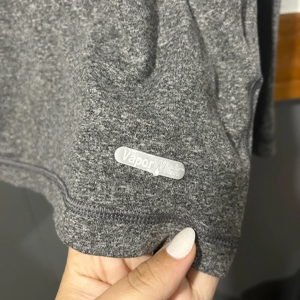 The North Face Men’s Long-Sleeve Heathered Gray Performance Shirt
